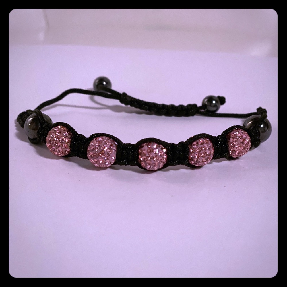 Tie bracelet